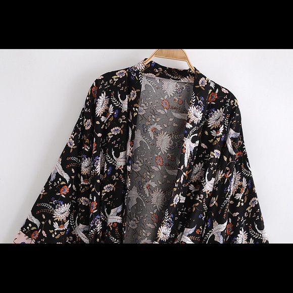 Beautiful cotton rayon kimono top - Picture 3 of 7